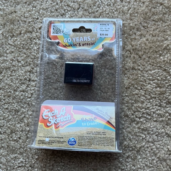 Worlds smallest etch a sketch - Picture 2 of 3